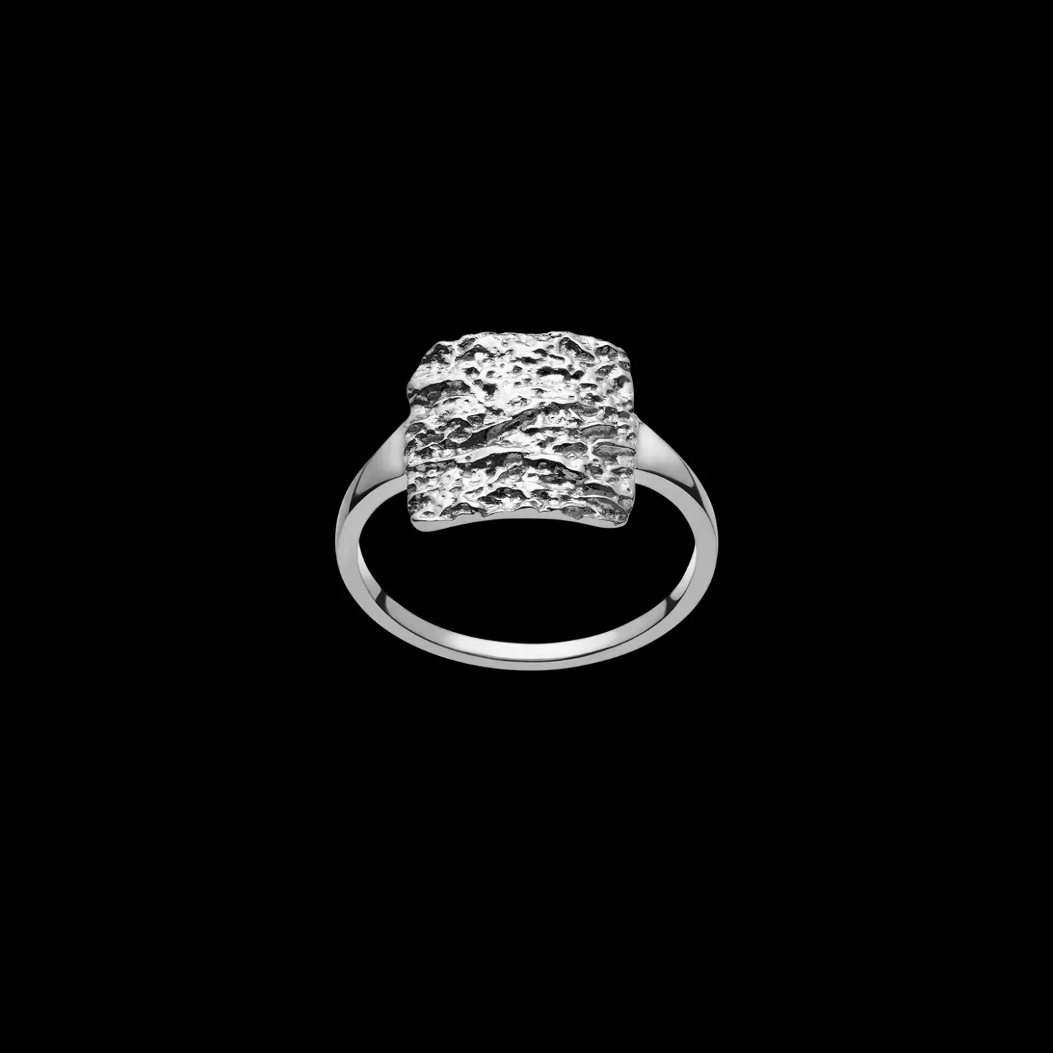 Maanesten Pilu Ring Online