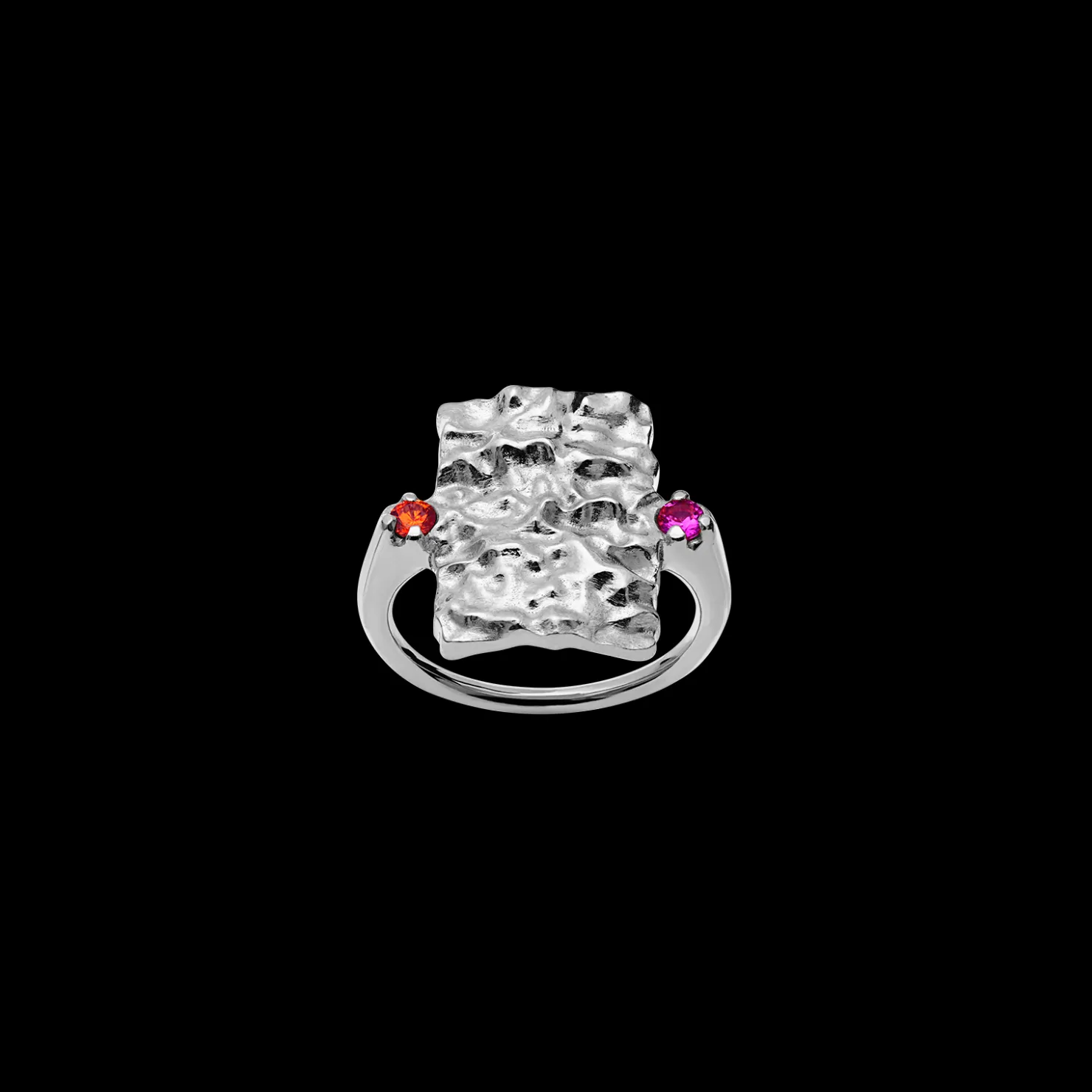 Maanesten Vita Ring Hot